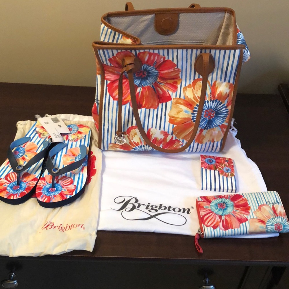 Brighton NWOT canvas tote w/flip flops,pad, wallet